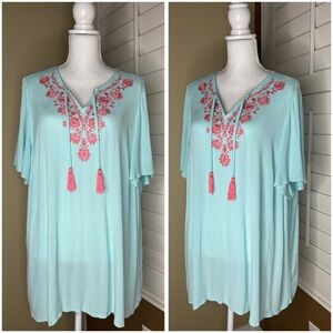 Plus Size Torrid Embroidered Blouse - Crinkle
Gauze Light Blue Size 2